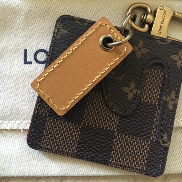 Louis Vuitton Illustre Bag Charm and Key Holder - Picture 4 of 9
